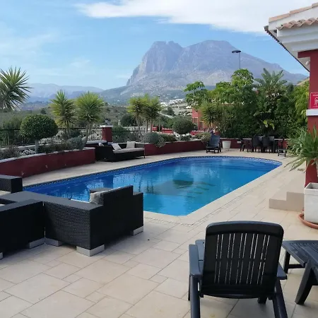El Toro Castillo Villa *